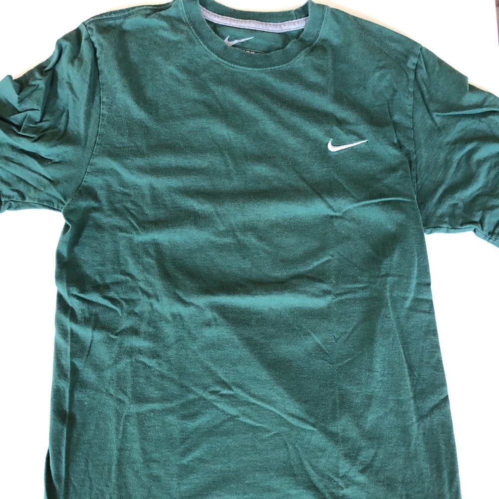Men’s Nike Regular Fit T-Shirt - Picture 2 of 5